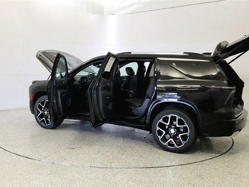 New 2026 Chevrolet Traverse High Country AWD/4WD image 11