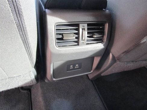 Used 2022 Nissan Rogue SV image 21