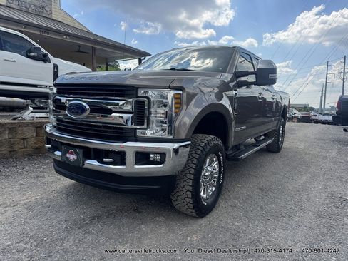 Used 2018 Ford F250 XLT w/ XLT Premium Package AWD/4WD image 2