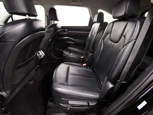 Certified 2023 Kia Sorento EX AWD/4WD image 15
