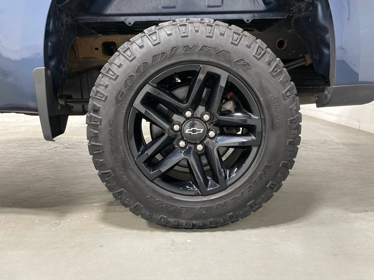 Used 2019 Chevrolet Silverado 1500 Custom Trail Boss w/ Custom Convenience Package AWD/4WD image 6