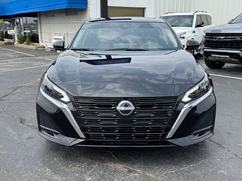 Used 2024 Nissan Altima 2.5 SL image 2