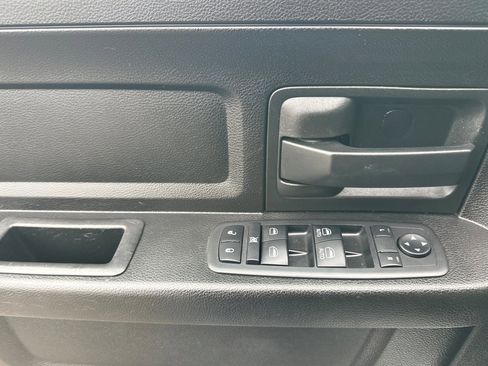 Used 2019 RAM 1500 Tradesman w/ Chrome Appearance Group image 11