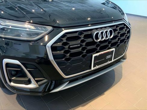 Used 2023 Audi Q5 2.0T Premium w/ Convenience Package AWD/4WD image 29