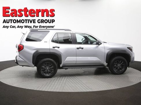Used 2025 Toyota 4Runner SR5 AWD/4WD image 43