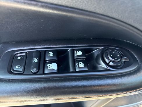Used 2018 Jeep Compass Latitude w/ Cold Weather Group AWD/4WD image 15