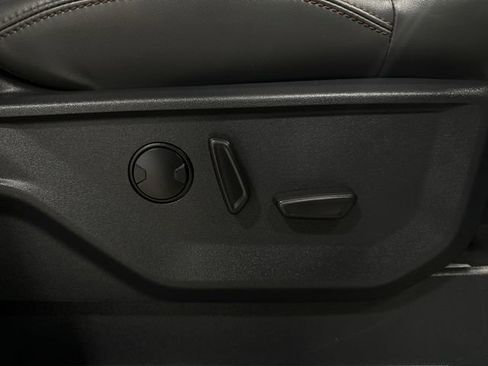Used 2025 Ford Expedition Active AWD/4WD image 32
