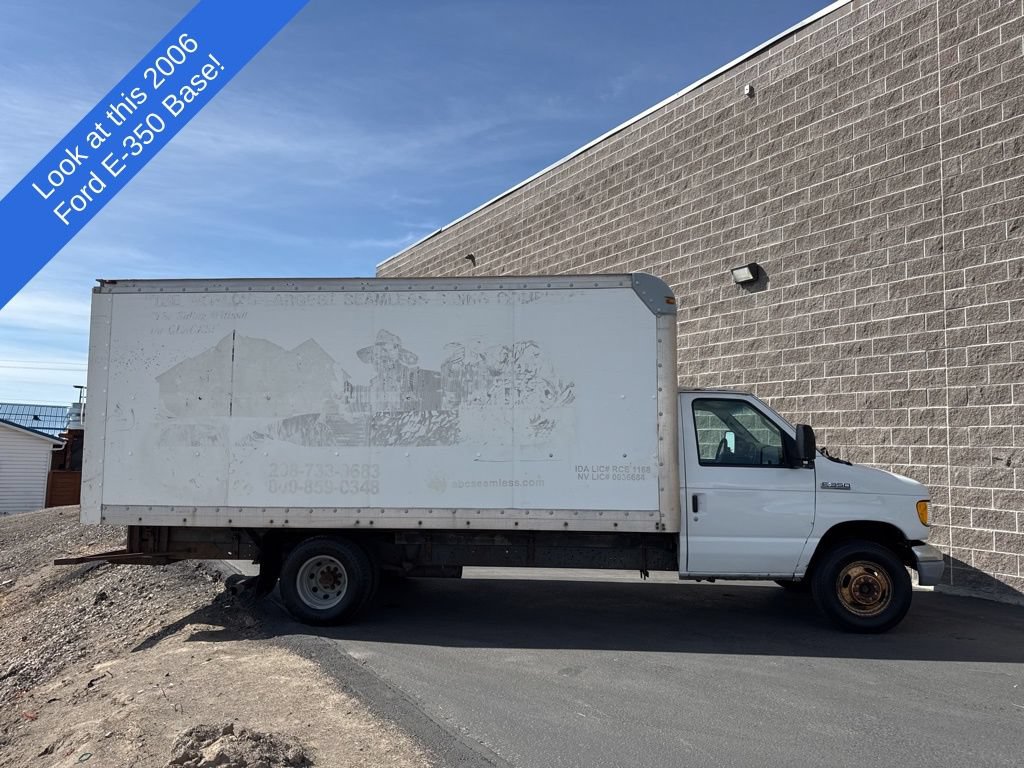 Used 2006 Ford E-350 and Econoline 350 Super Duty RWD image 3