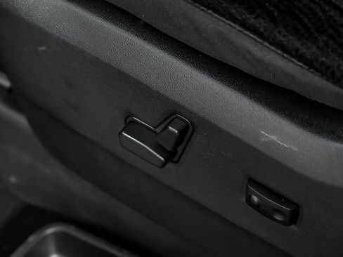 Used 2018 Dodge Grand Caravan SE image 20