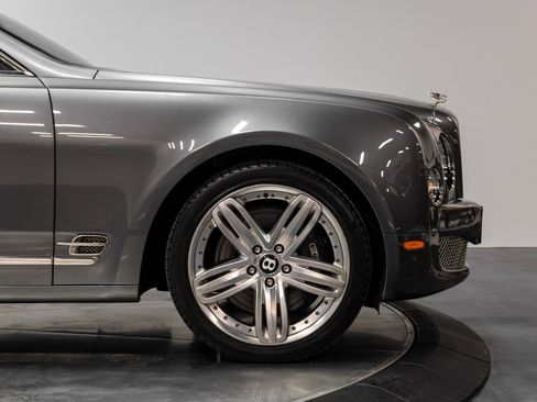 Used 2012 Bentley Mulsanne w/ Premiere Specification Pkg image 18