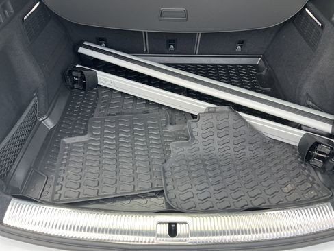 Used 2025 Audi SQ5 Premium Plus w/ Premium Plus Package image 32