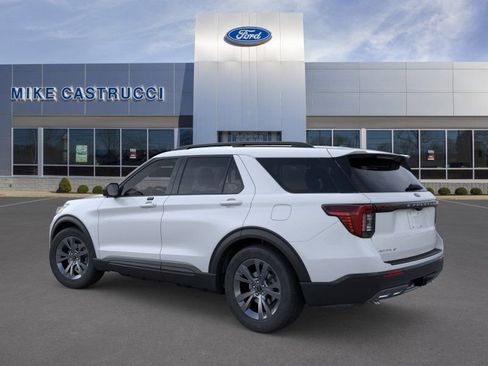 New 2026 Ford Explorer Active w/ Active Comfort Package AWD/4WD image 4