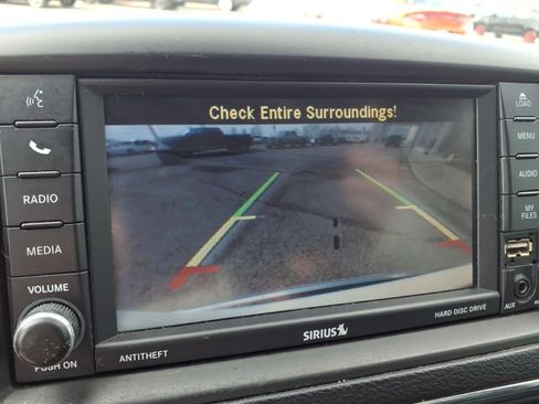 Used 2017 Dodge Grand Caravan SXT FWD image 11