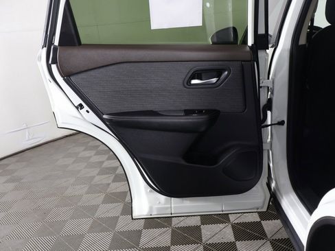 Used 2023 Nissan Rogue SV image 21