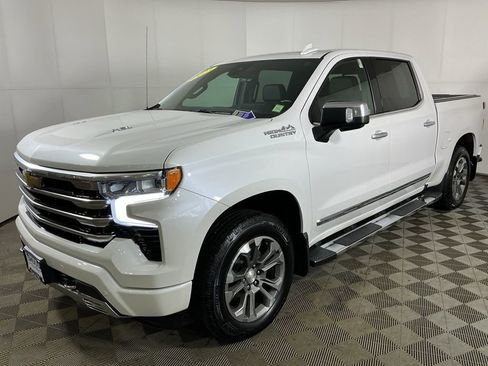 Used 2023 Chevrolet Silverado 1500 High Country w/ Technology Package AWD/4WD image 3