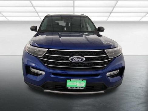 Used 2023 Ford Explorer XLT w/ Equipment Group 202A AWD/4WD image 2