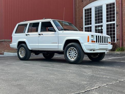 Used 1998 Jeep Cherokee Classic AWD/4WD image 2