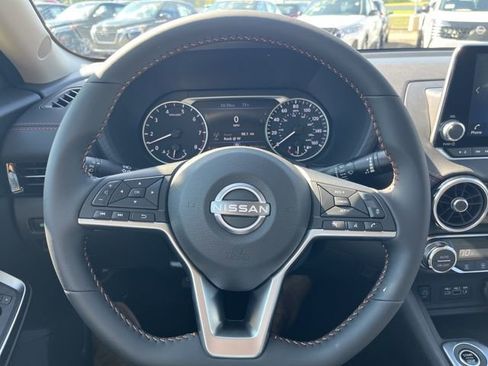 New 2025 Nissan Sentra SR image 18