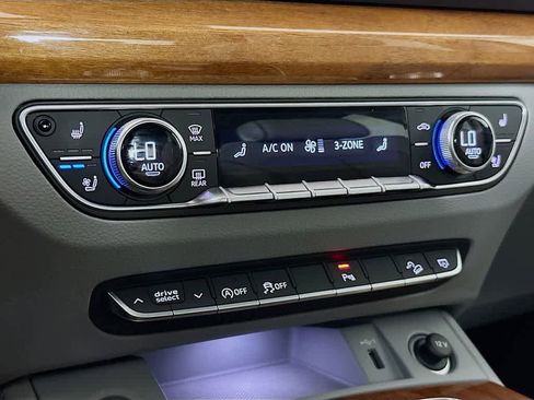 Used 2022 Audi Q5 2.0T Premium Plus image 18