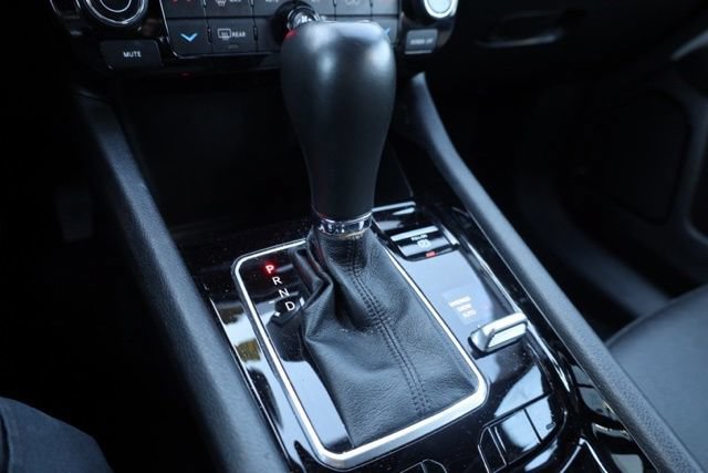 Used 2025 Jeep Compass Limited AWD/4WD image 9
