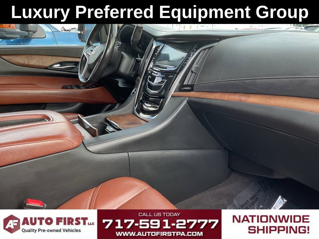Used 2020 Cadillac Escalade ESV Luxury AWD/4WD image 18