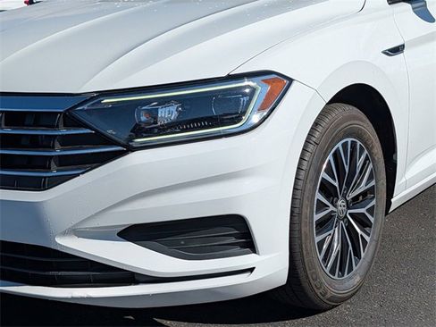 Used 2019 Volkswagen Jetta SEL w/ Cold Weather Package image 2