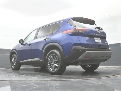 Used 2023 Nissan Rogue S image 37