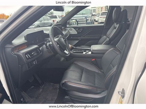 Certified 2025 Lincoln Aviator Black Label image 52