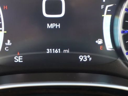 Used 2023 Chrysler Pacifica Limited w/ Trailer Tow Group AWD/4WD image 41