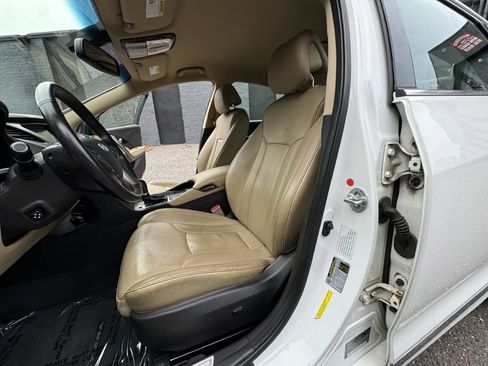 Used 2014 Hyundai Azera Limited image 12