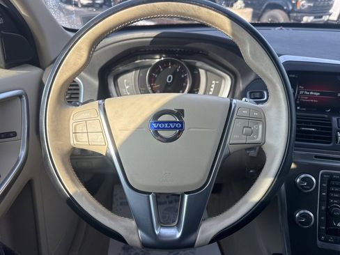 Used 2015 Volvo XC60 T6 image 12
