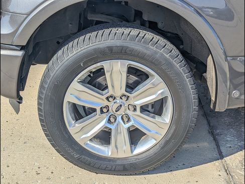 Used 2015 Ford F150 Platinum w/ Equipment Group 701A Luxury AWD/4WD image 17
