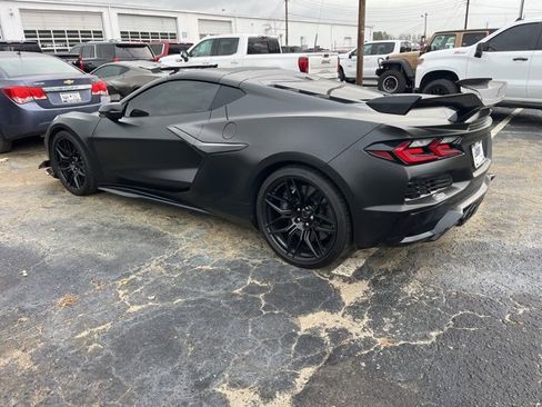 Used 2024 Chevrolet Corvette Z06 w/ Z07 Performance Package image 3