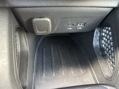 Used 2025 Chevrolet TrailBlazer LT AWD/4WD image 32