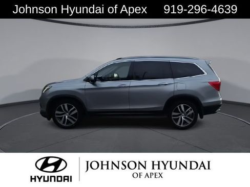 Used 2017 Honda Pilot Touring image 5