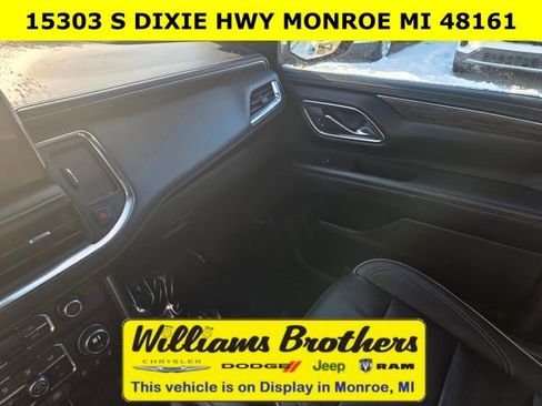 Used 2023 Chevrolet Suburban Premier image 11