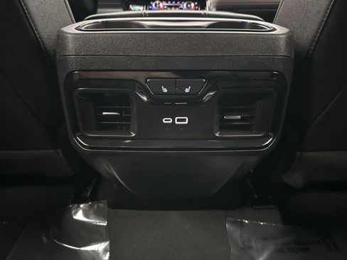 Used 2025 GMC Sierra 1500 AT4 w/ AT4 Premium Package AWD/4WD image 23