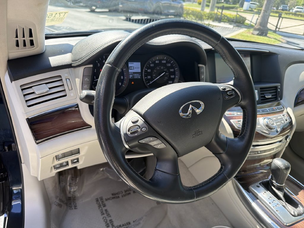 Used 2015 INFINITI Q70 L 3.7 w/ Deluxe Touring Package RWD image 45