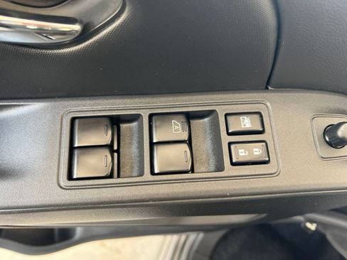 Certified 2024 Nissan Frontier SV AWD/4WD image 44