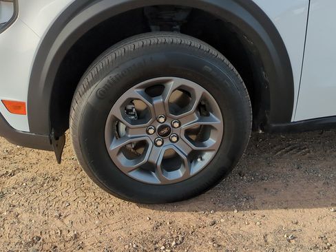 Used 2025 Ford Maverick XLT image 11