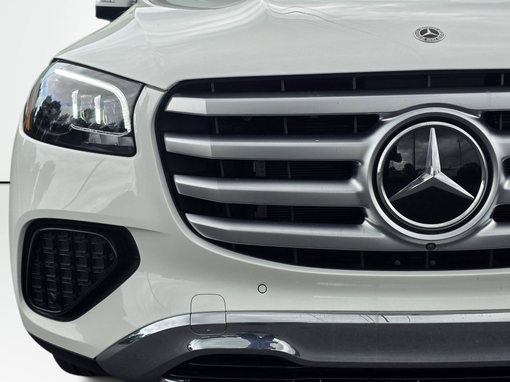 Used 2026 Mercedes-Benz GLS 450 4MATIC image 35
