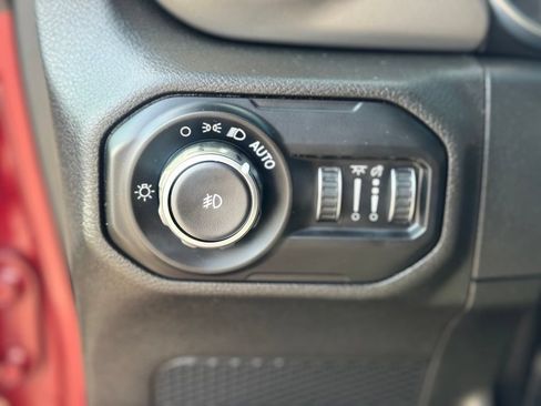 Used 2021 Jeep Wrangler Sport AWD/4WD image 21