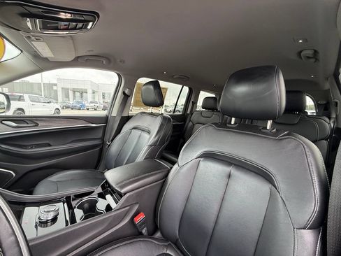 Used 2022 Jeep Grand Cherokee L Limited RWD image 23
