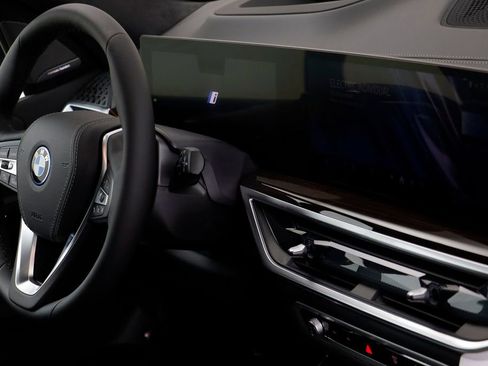 New 2026 BMW X5 xDrive50e image 23