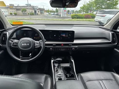 Used 2024 Kia Sorento S AWD/4WD image 8