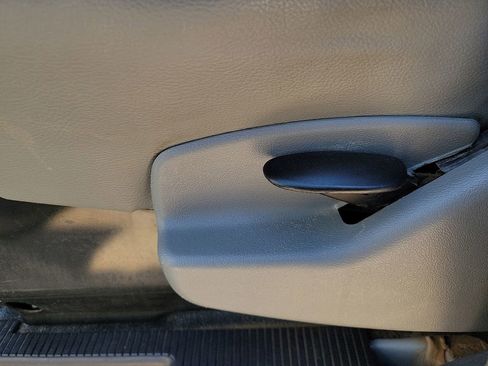 Used 2022 Ford E-350 and Econoline 350 Super Duty image 20