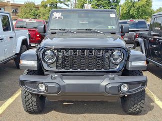 New 2025 Jeep Gladiator Sport video 2