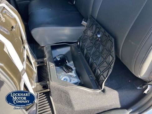 Used 2018 Toyota Tacoma TRD Sport w/ Technology Package image 17