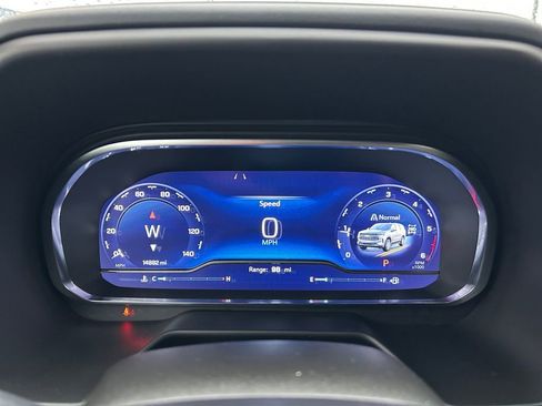 Used 2024 Chevrolet Tahoe LT w/ Luxury Package image 16