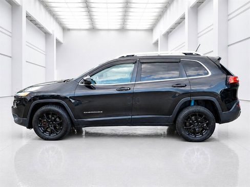 Used 2015 Jeep Cherokee Latitude AWD/4WD image 4
